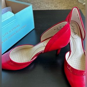 Life stride red pumps